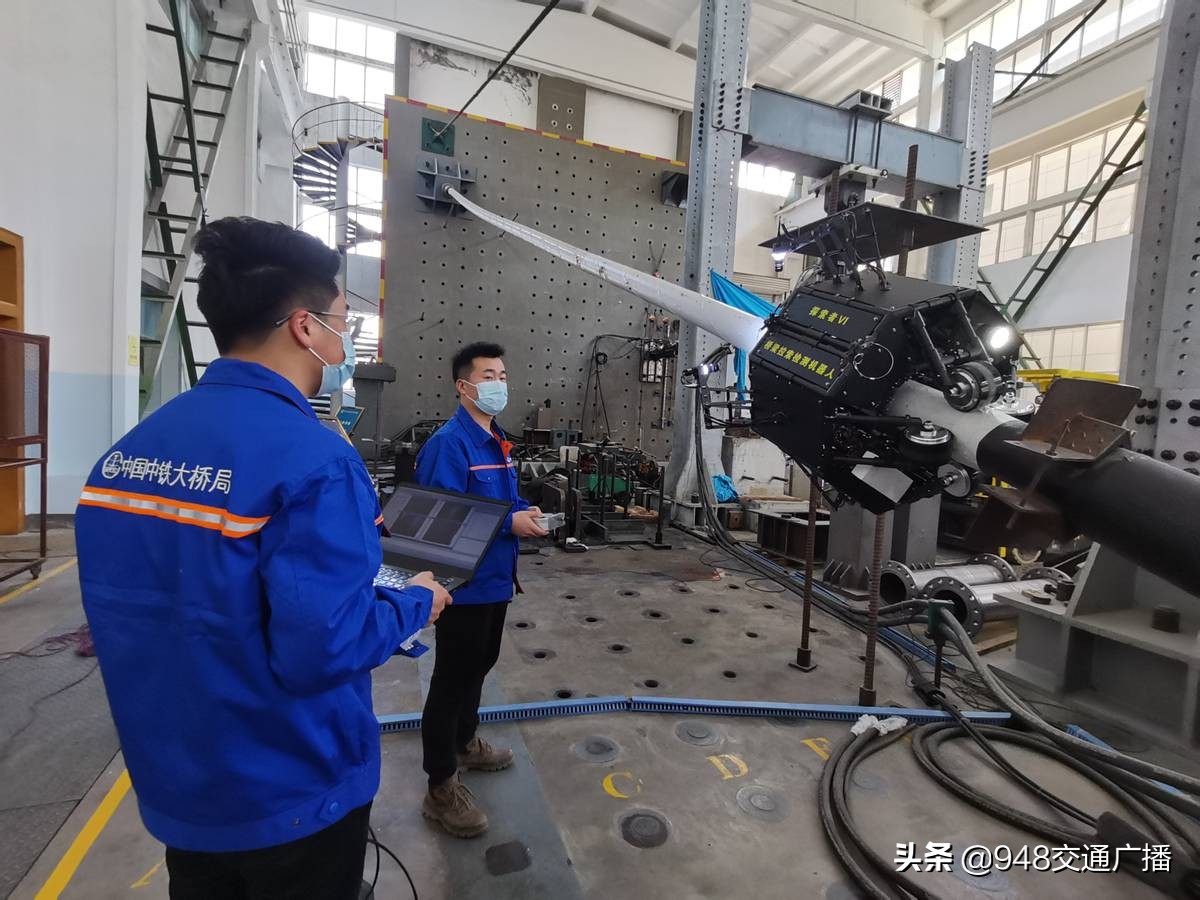 斜拉桥拉索检测机器人,桥梁拉索表观检测机器人专利