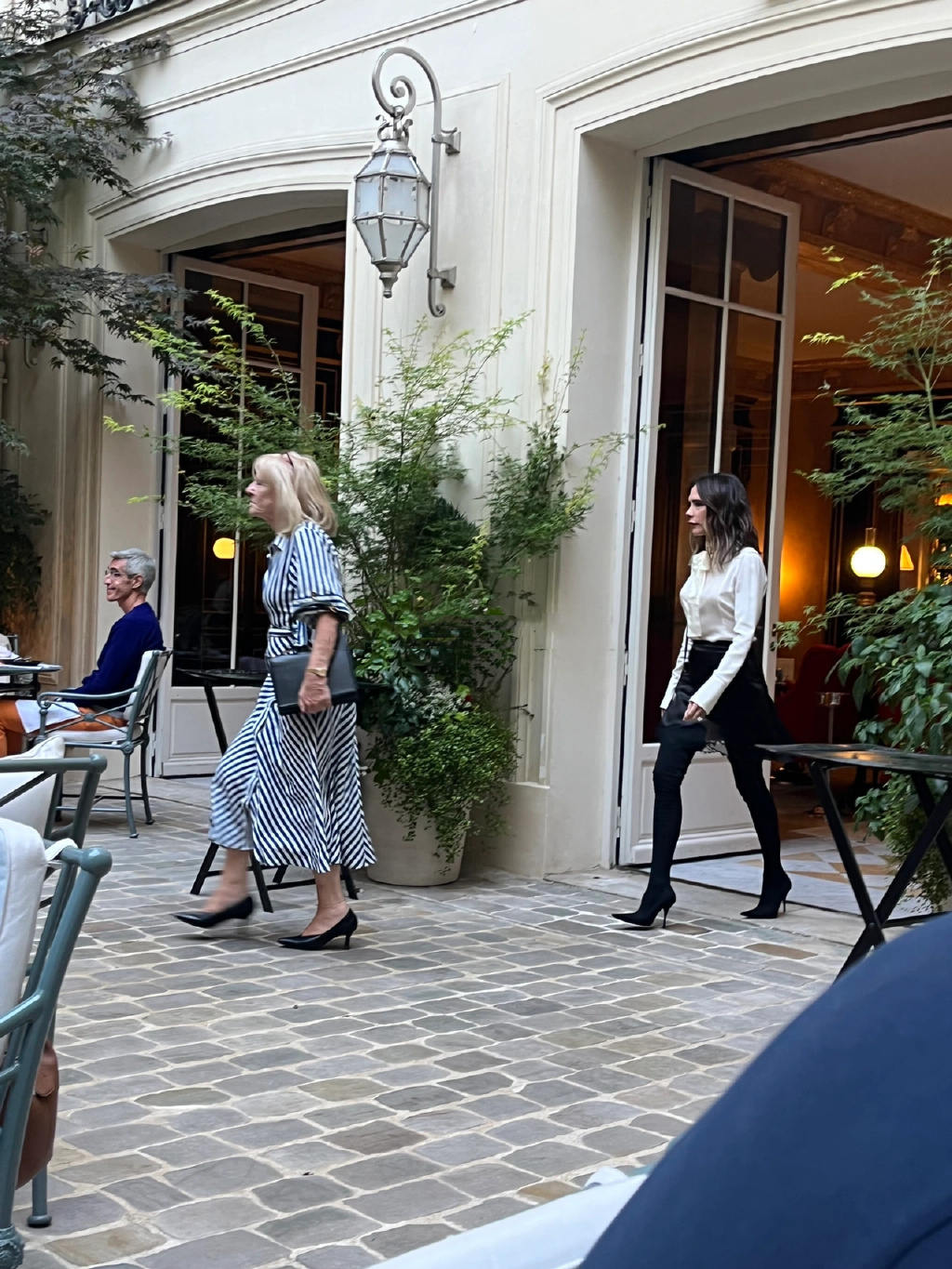 贝克汉姆维多利亚恩爱视频,贝克汉姆维多利亚夫妻恩爱