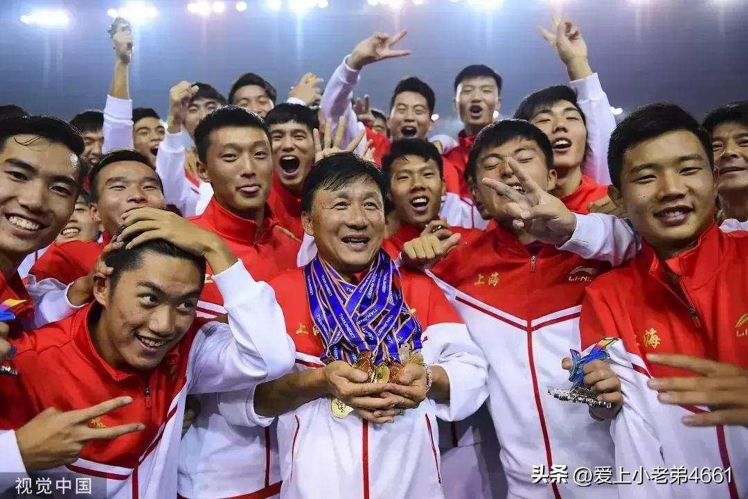 成耀东申花主力后卫,成耀东是申花队长吗