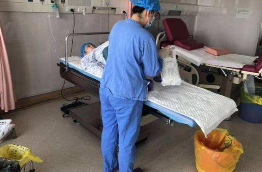 深圳某护士将产妇肛门缝上，只因嫌100元红包少，医院：痔疮结扎