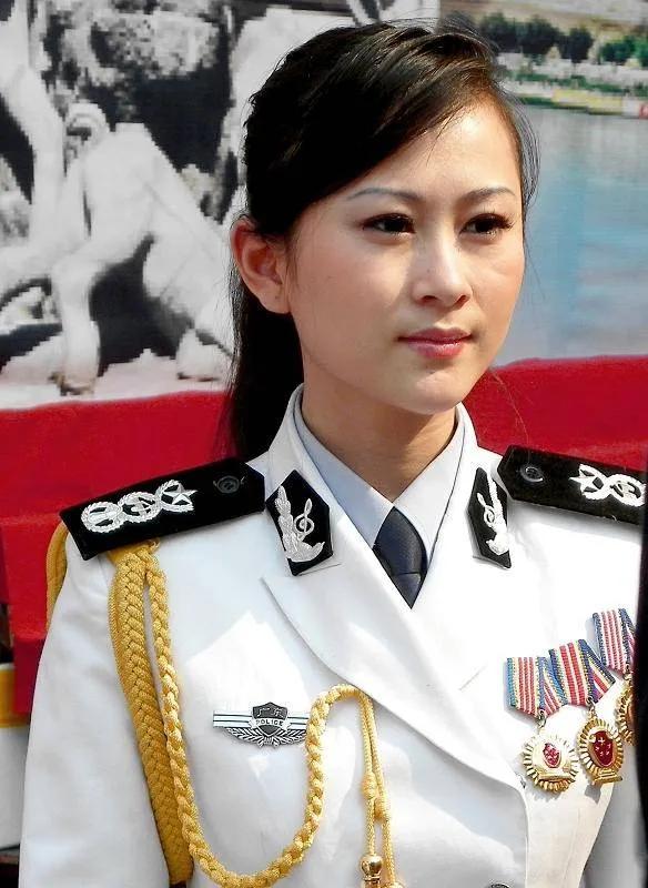 女警警服演变照片图片,最美警花警服图片