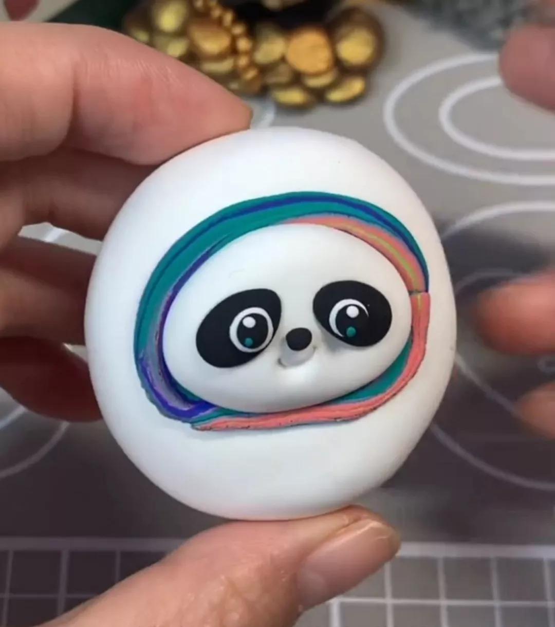 冬奥会吉祥物冰墩墩和雪容融手绘,如何用雪做冬奥会吉祥物冰墩墩