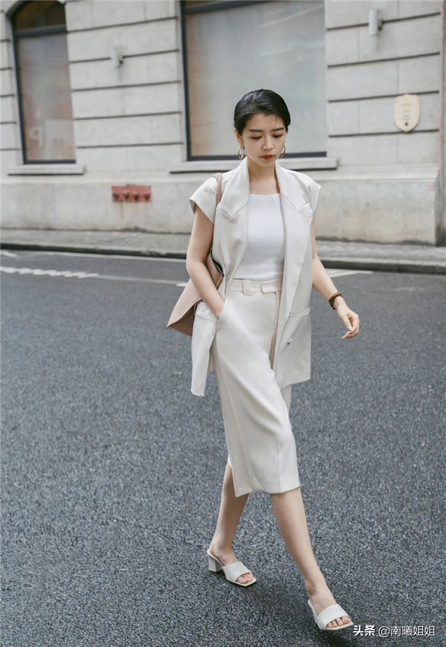 穆勒鞋女2022爆款洋气上档次,穆勒鞋女款高跟居家