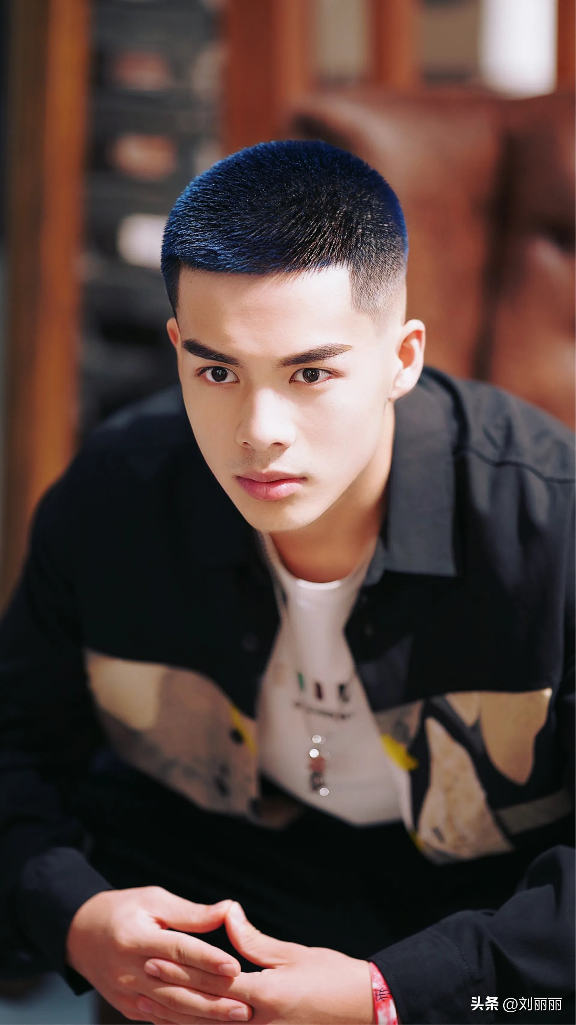 男士帅气发型每个男士都应该尝试,清爽帅气又好看的男士发型