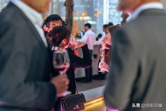 客户要求供应商安排嫖娼看商业贿赂，有企业甚至同意收供应商礼物