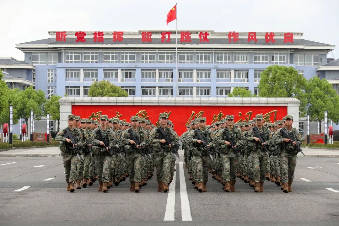 军营青春视频,镜头下的军营青春岁月