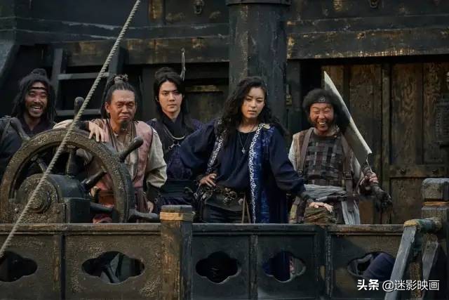 网飞又放大招，韩国开年票房冠军，海盗版夺宝奇兵，不愧顶级*片爽**