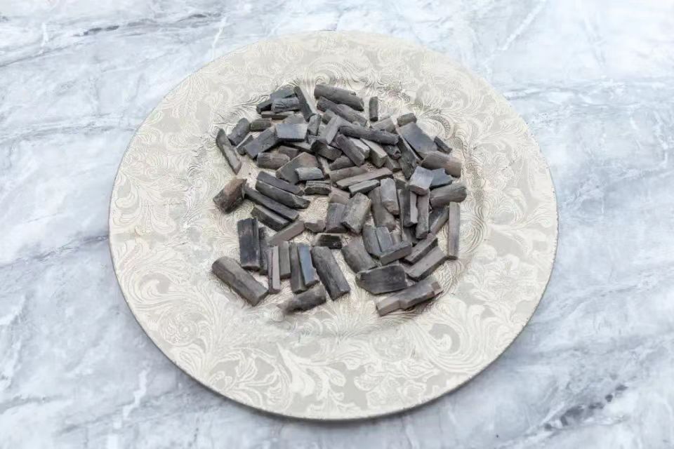 孕妇吃土“成瘾”，10年吃掉4000美元的非洲土，土真能吃吗？