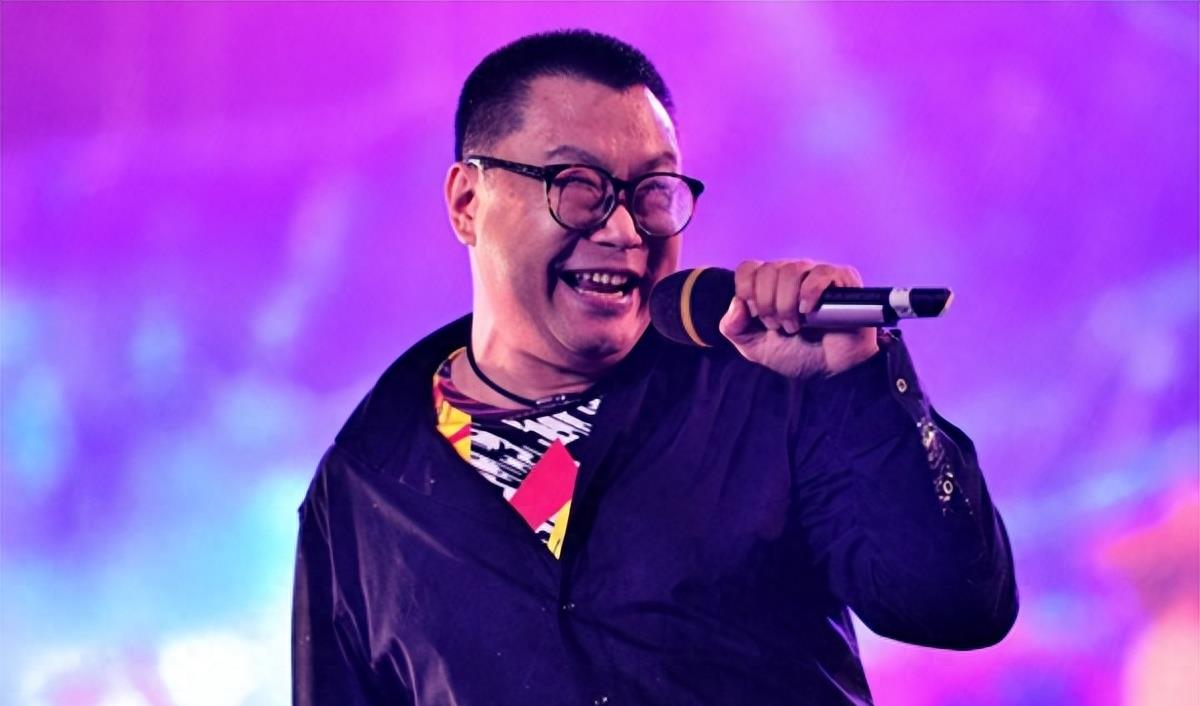 “纤夫哥”的跌宕人生：从春晚到牢狱，再到娶小娇妻