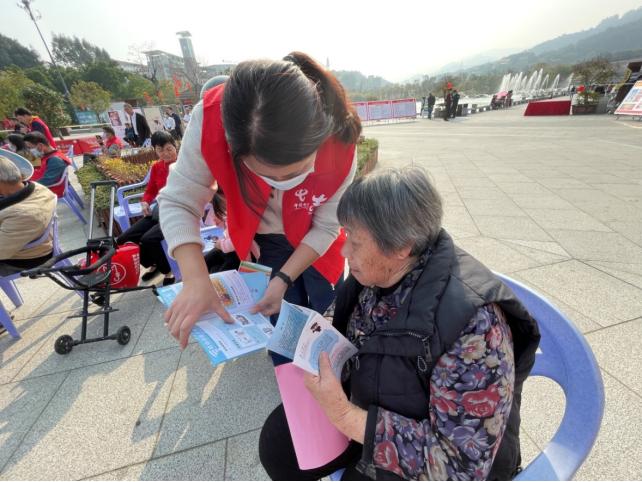 关爱老人中国电信暖心服务,中国电信关爱老人活动方案