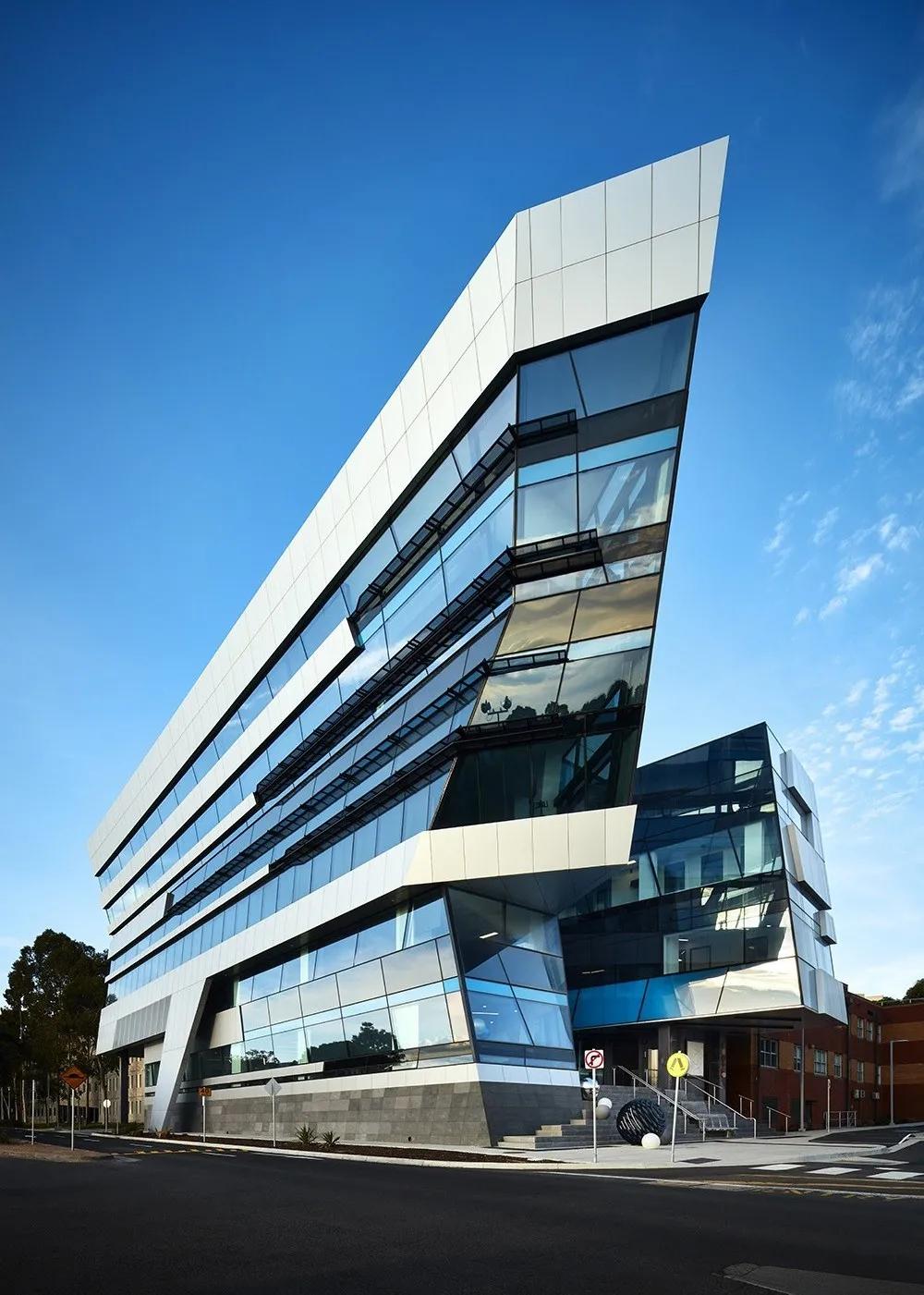 优秀！迪肯大*运学**动科学再次荣登世界排名第一