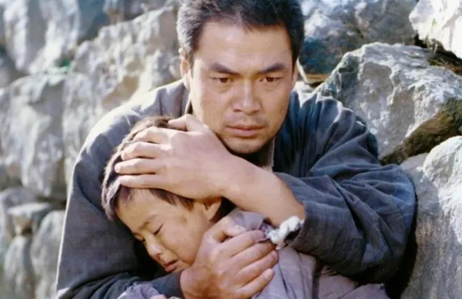 时代与命运给的“苦与痛”《清凉寺钟声》质朴无华的佳作