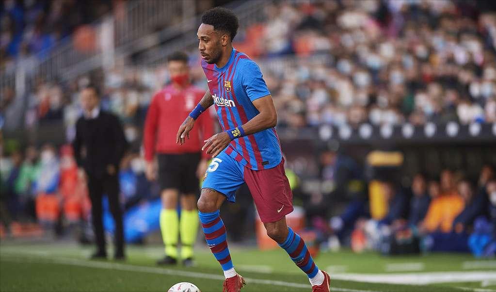 奥巴梅扬帽子戏法绝杀,巴塞罗那奥巴梅杨出场