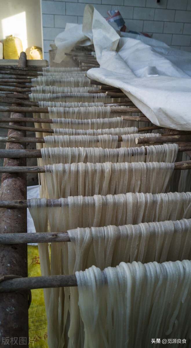 如何鉴别红薯粉丝火烧真假,红薯粉条真假用打火机烧