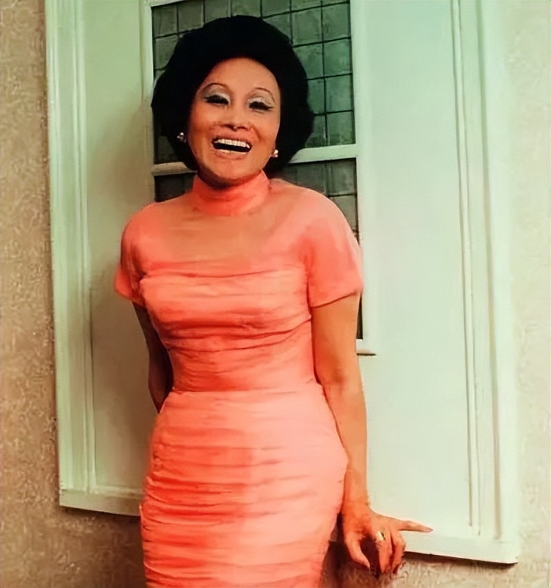 陈香梅：首位入职白宫的中国女人，帮美国人选总统，*小平邓**座上宾