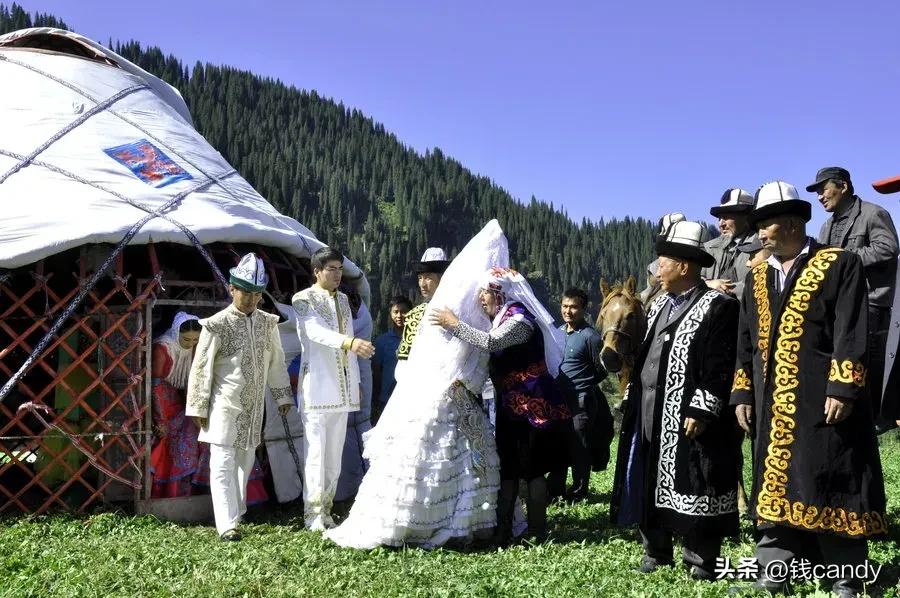 哈萨克族婚礼给新娘唱的歌,哈萨克族哭嫁歌完整视频