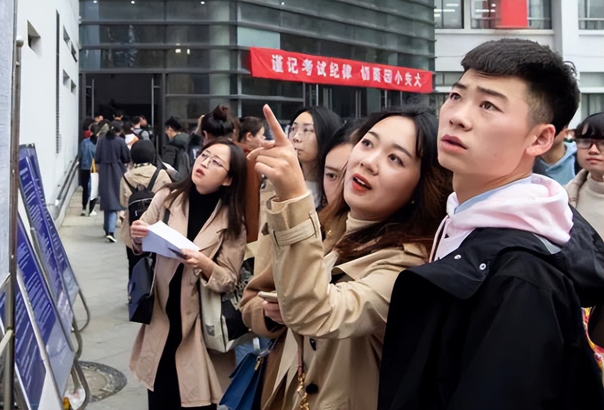 应届大学生就业别错过校招和社招,踩坑后才明白校招社招