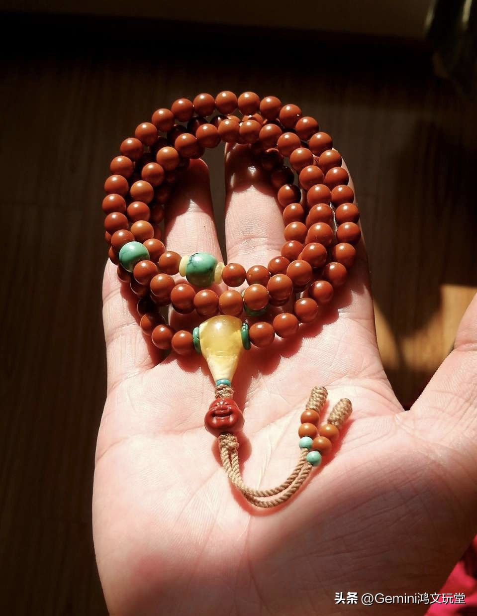 海黄手串的正确盘玩方法,绿松石手串的正确盘玩方法