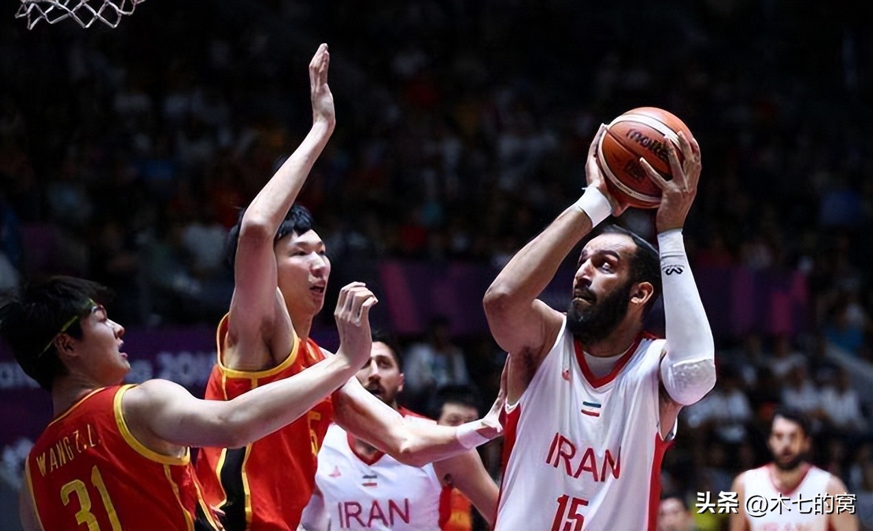 周琦隔扣哈达迪姚明表情,哈达迪周琦一笑泯恩仇