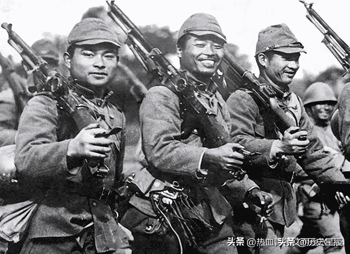 【晚清*楼青**旧影】*楼青**女媚态百出，丰乳肥臀，风情难挡！