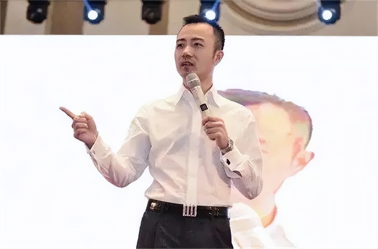 俞凌雄怎样从小长大的,俞凌雄成长经历