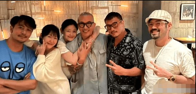 曝汪小菲麻六记破产，下单两个月不发货，店家让顾客退款引热议