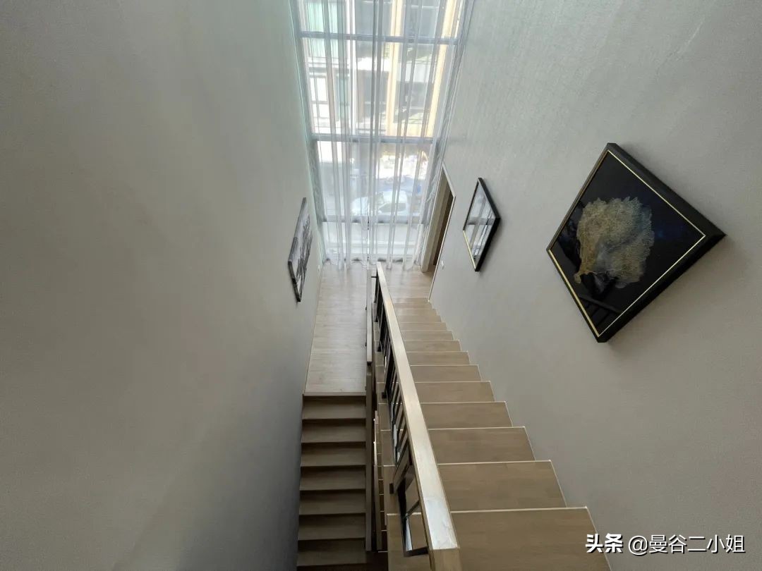 只要100多万的泰国三层别墅，6米挑高玻璃窗，比千万豪宅还大气