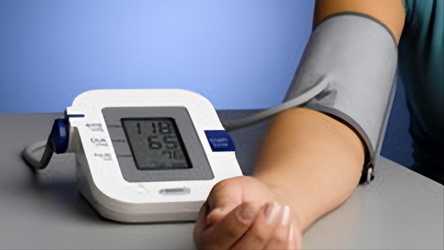 女孩月经初潮的年龄是多少,女孩来初潮的标准