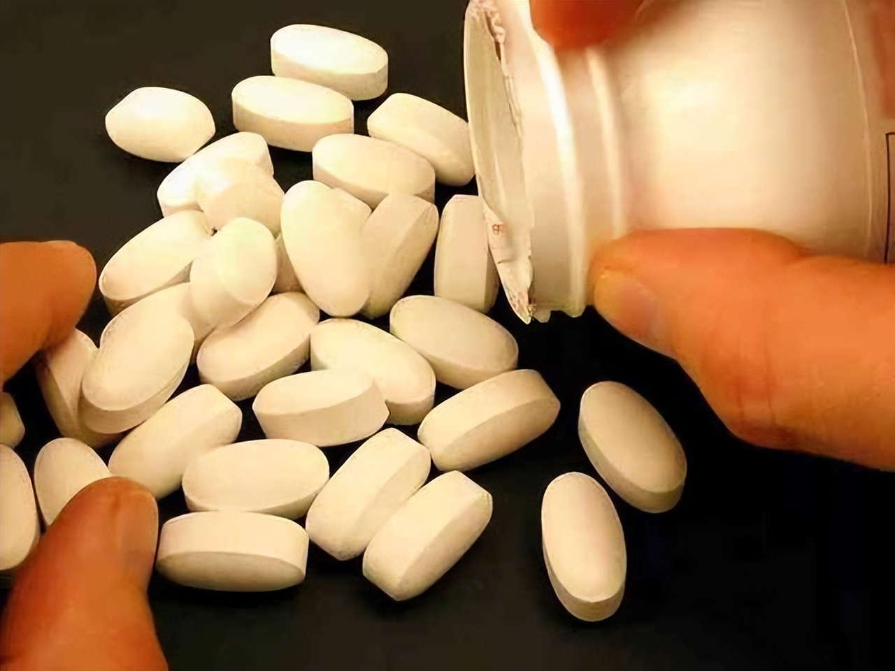 适当吃甲钴胺有什么好处？甲钴胺有没有副作用？早知早受益