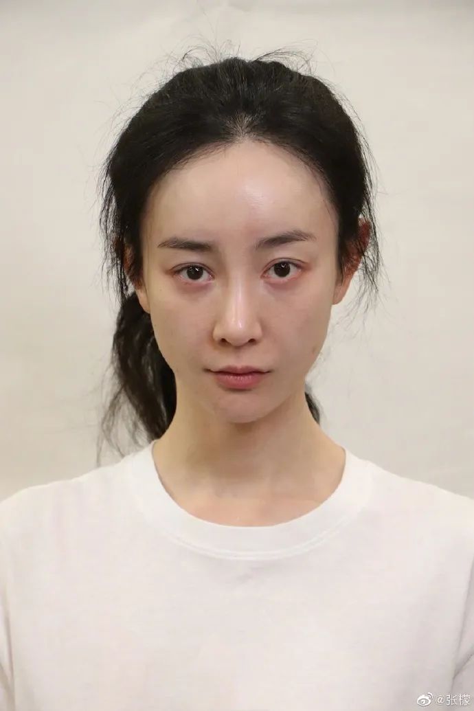 吴刚演员的脸有整容吗,吴刚演员整过容吗