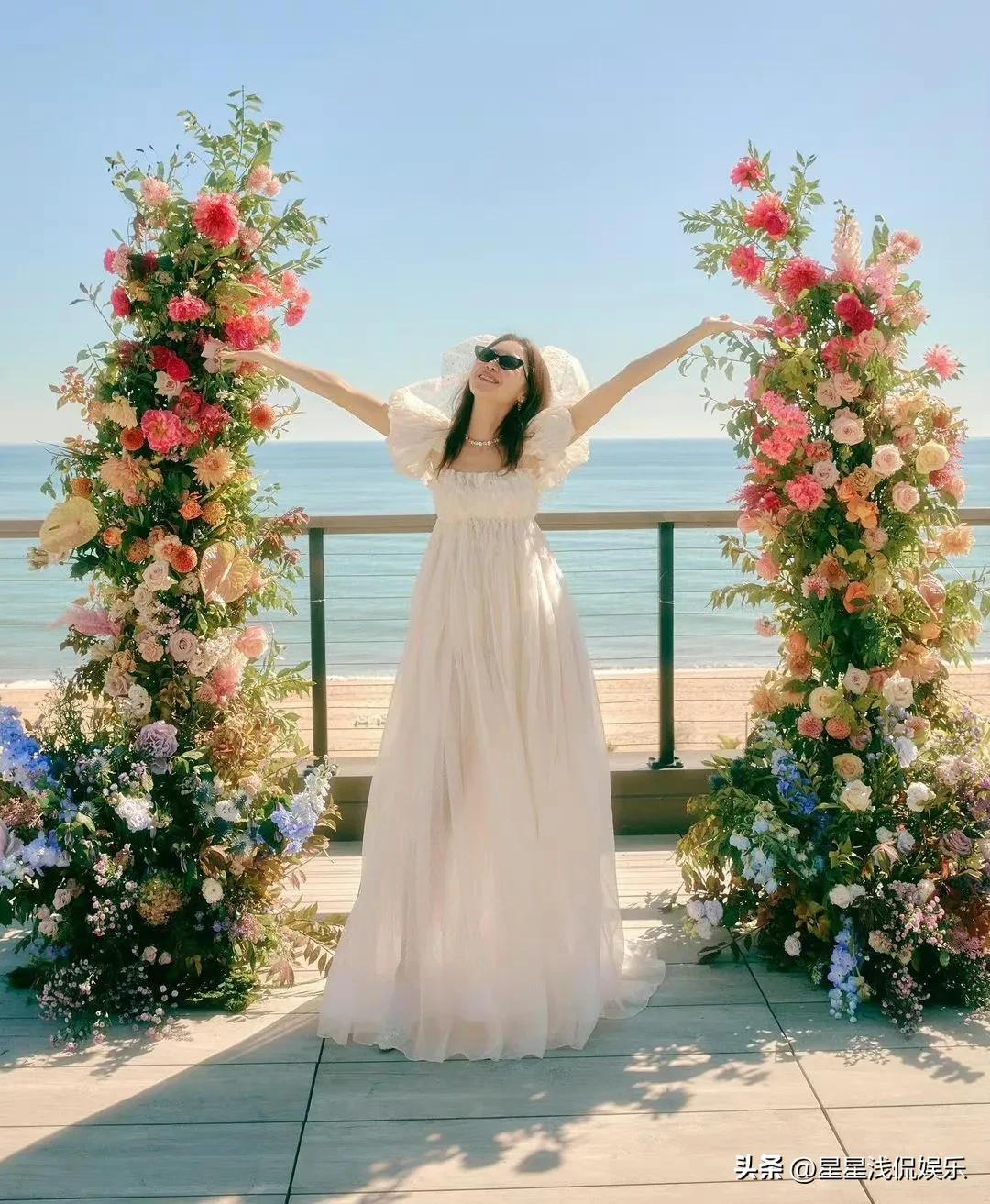 孔孝真同款婚礼婚纱照,孔孝真现身机场