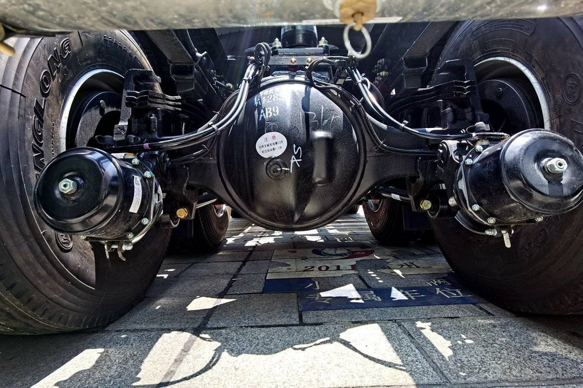 国产最新款大马力重卡,马力最大跑得最快的国产重卡价格