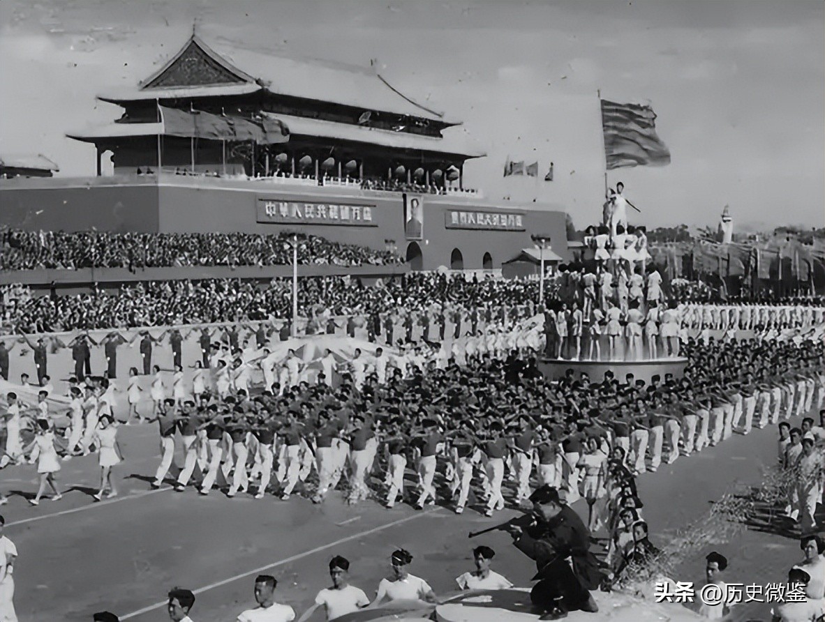 49年毛主席为何特邀安徽14岁姑娘参加开国大典，还被拒绝？