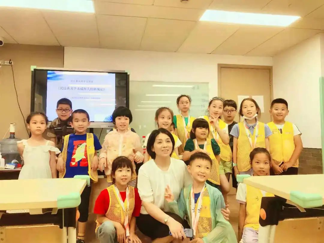 如何做一个走路带风的女人,怎么才能成为女律师