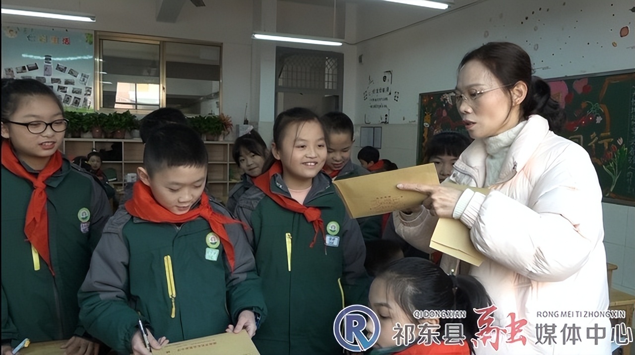 西藏边防官兵收到小学生温暖礼物,西藏边防官兵收到小学生祝福