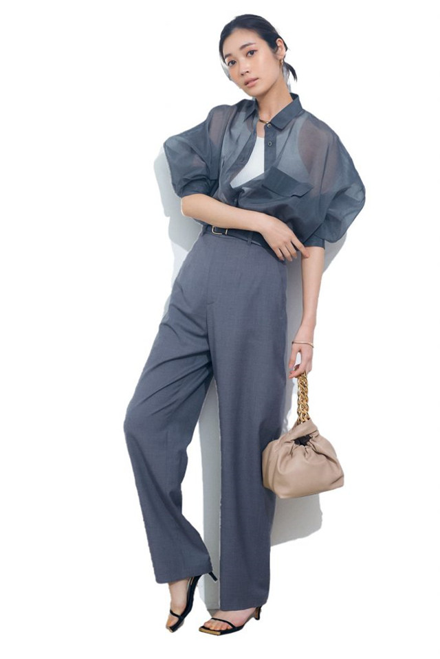 有哪款适合你的夏季穿搭垂感十足,夏季日常时髦的穿搭高级又简约