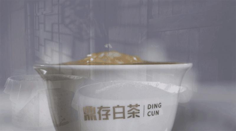 营收几乎翻倍门店数超越星巴克,销量暴增的茶饮