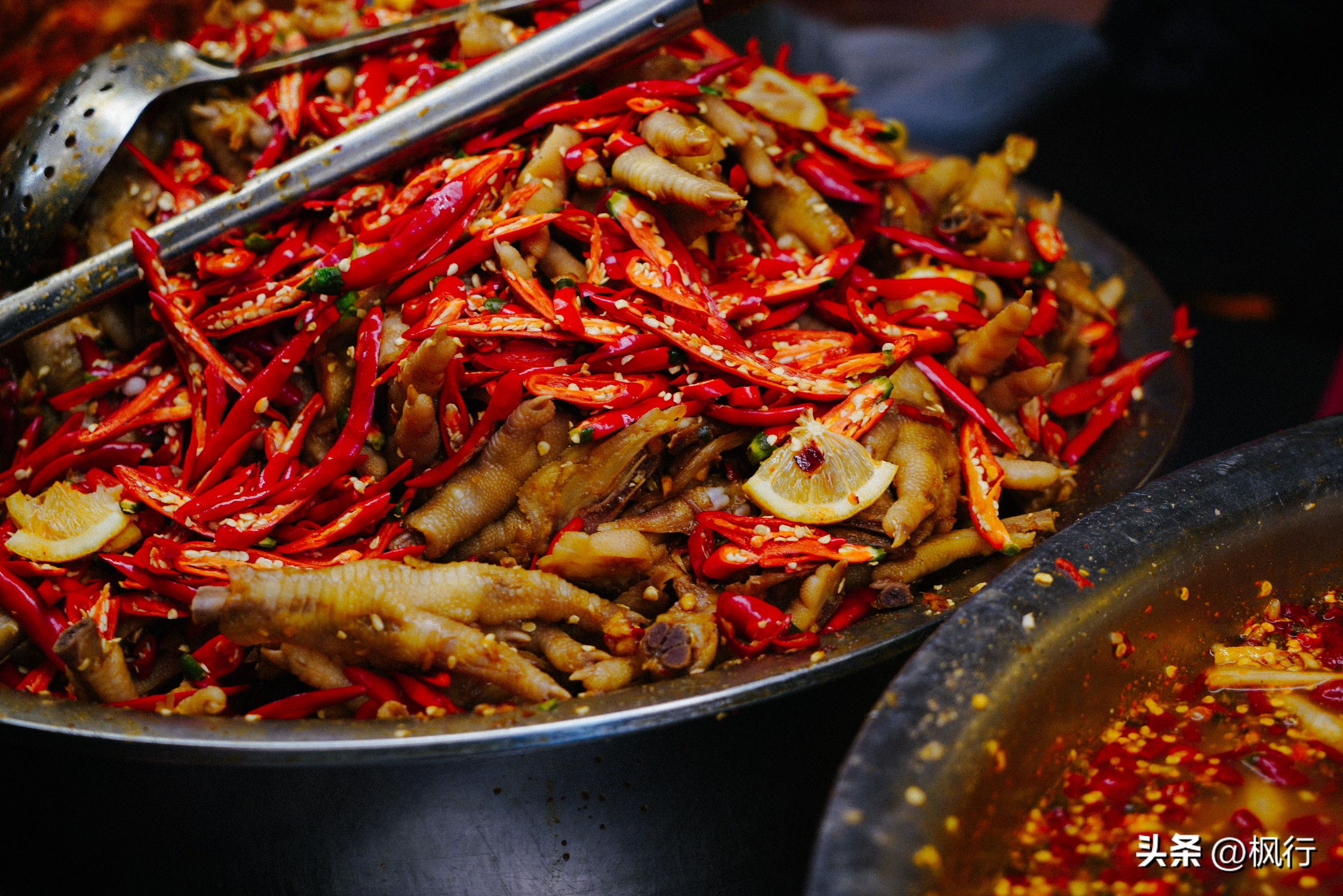 回家后想念地方美食,乐山一日游必吃攻略