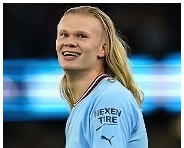 哈兰德帅气进球,哈兰德曼城首秀