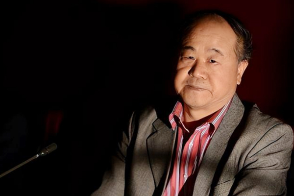 莫言讲了母亲捡麦穗的事却被质疑,莫言母亲捡麦穗揭露出的人性之恶