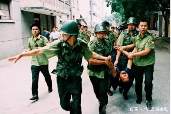 杀害数名女性案23年落网,潜逃二十年杀害七人的女犯落网