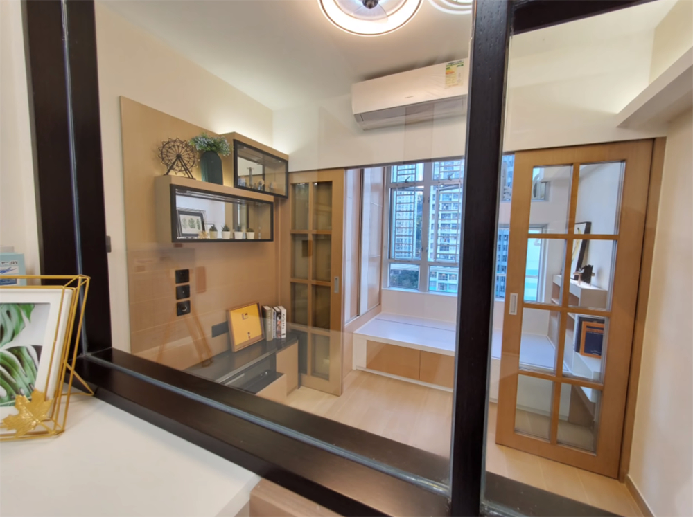 香港蜗居30平米一家三口穷开心,香港一家三口蜗居30平