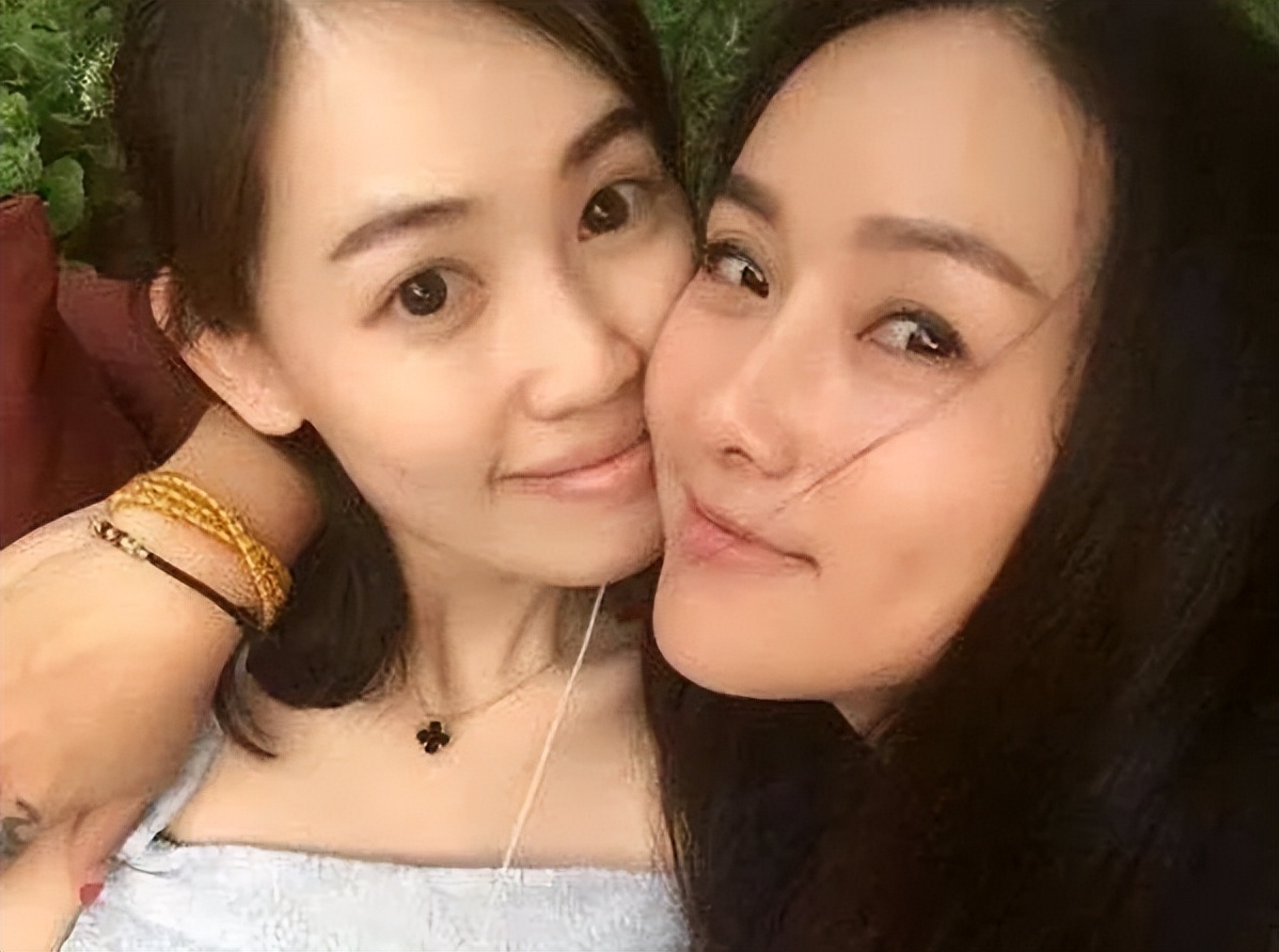 前央视主持人刘斌：三婚娶马蓉闺蜜，三次婚姻均失败，62岁养三娃