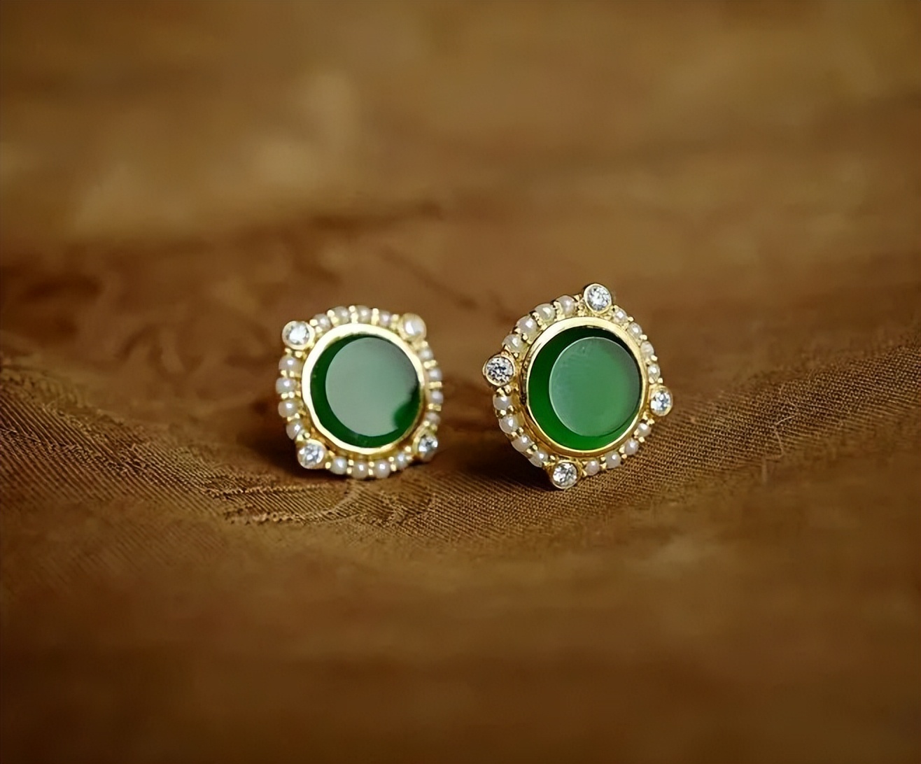 春节戴什么翡翠好,快过年了戴什么翡翠合适呢