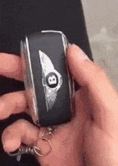 “性取向测试!”如果你看到的是一群人在游泳,那就再仔细看看