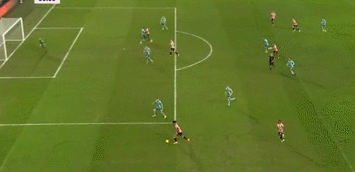 英超最新积分榜:曼联2-1排第3,纽卡战平排第4,利物浦0-3排第10