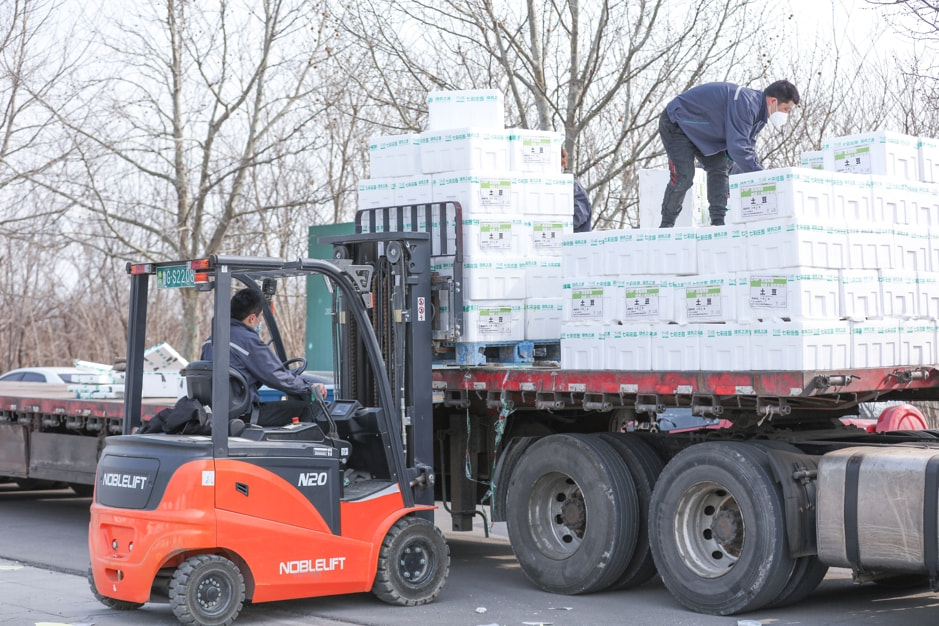 同舟共济！鹰角携手“蔬菜之乡”，600吨新鲜蔬菜驰援上海