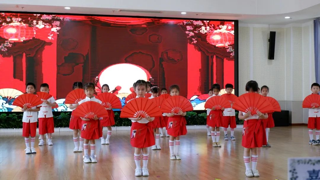 喜迎二十大童心向未来插图,童心向未来迎接六一儿童节