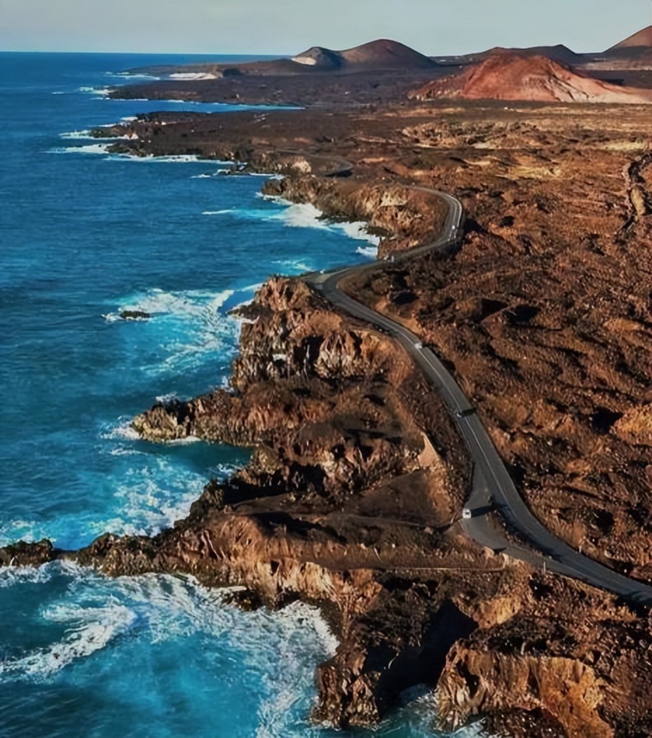 火山喷发火山岛,世界上最可怕的火山岛