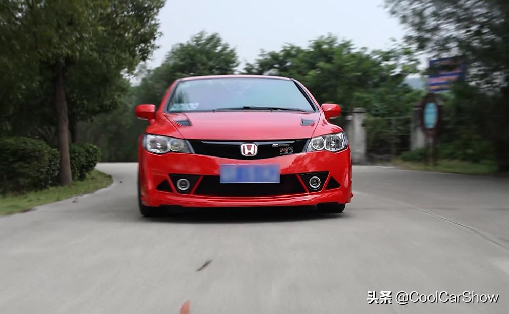 从姿态到竞技，AT换MT，这位车友是如何被八代思域“毒害”的？